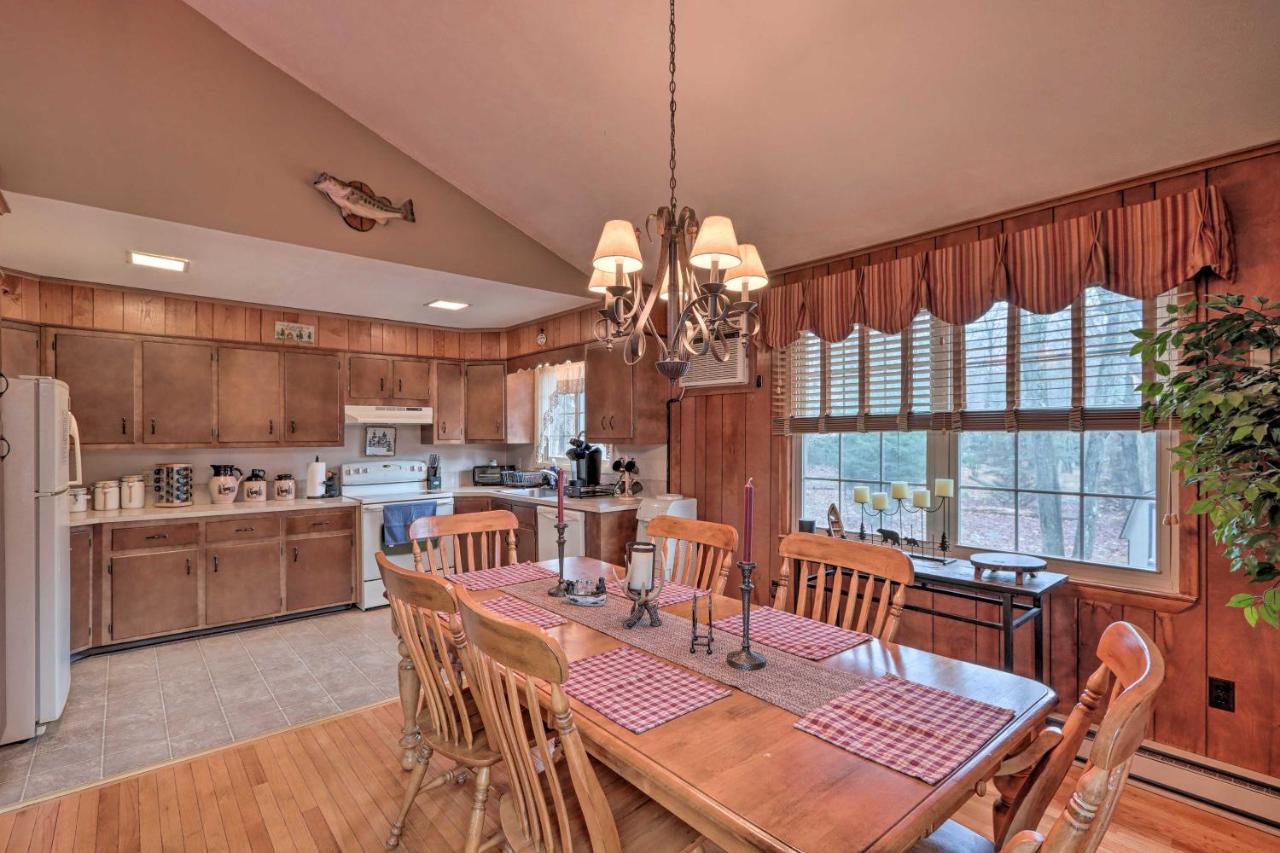 Poconos Home With Game Room Walk To Lake Harmony! Luaran gambar