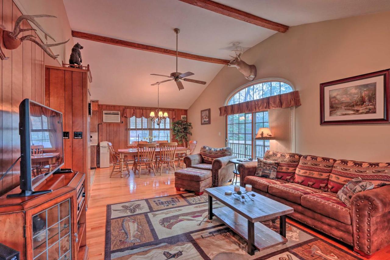 Poconos Home With Game Room Walk To Lake Harmony! Luaran gambar