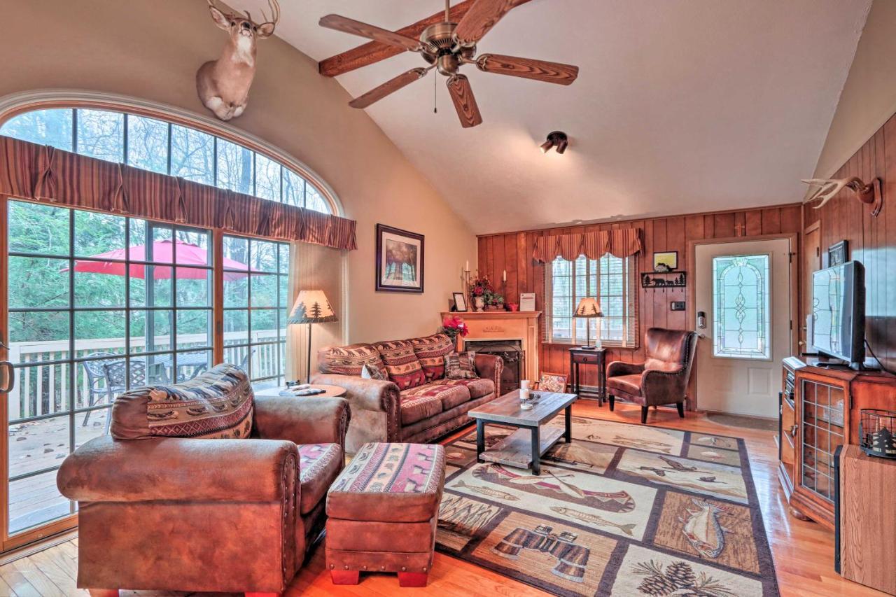 Poconos Home With Game Room Walk To Lake Harmony! Luaran gambar