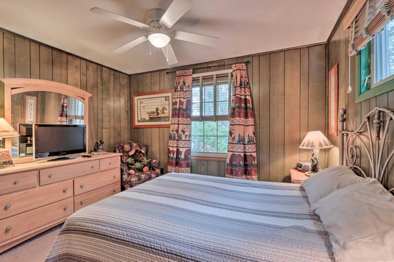 Poconos Home With Game Room Walk To Lake Harmony! Luaran gambar